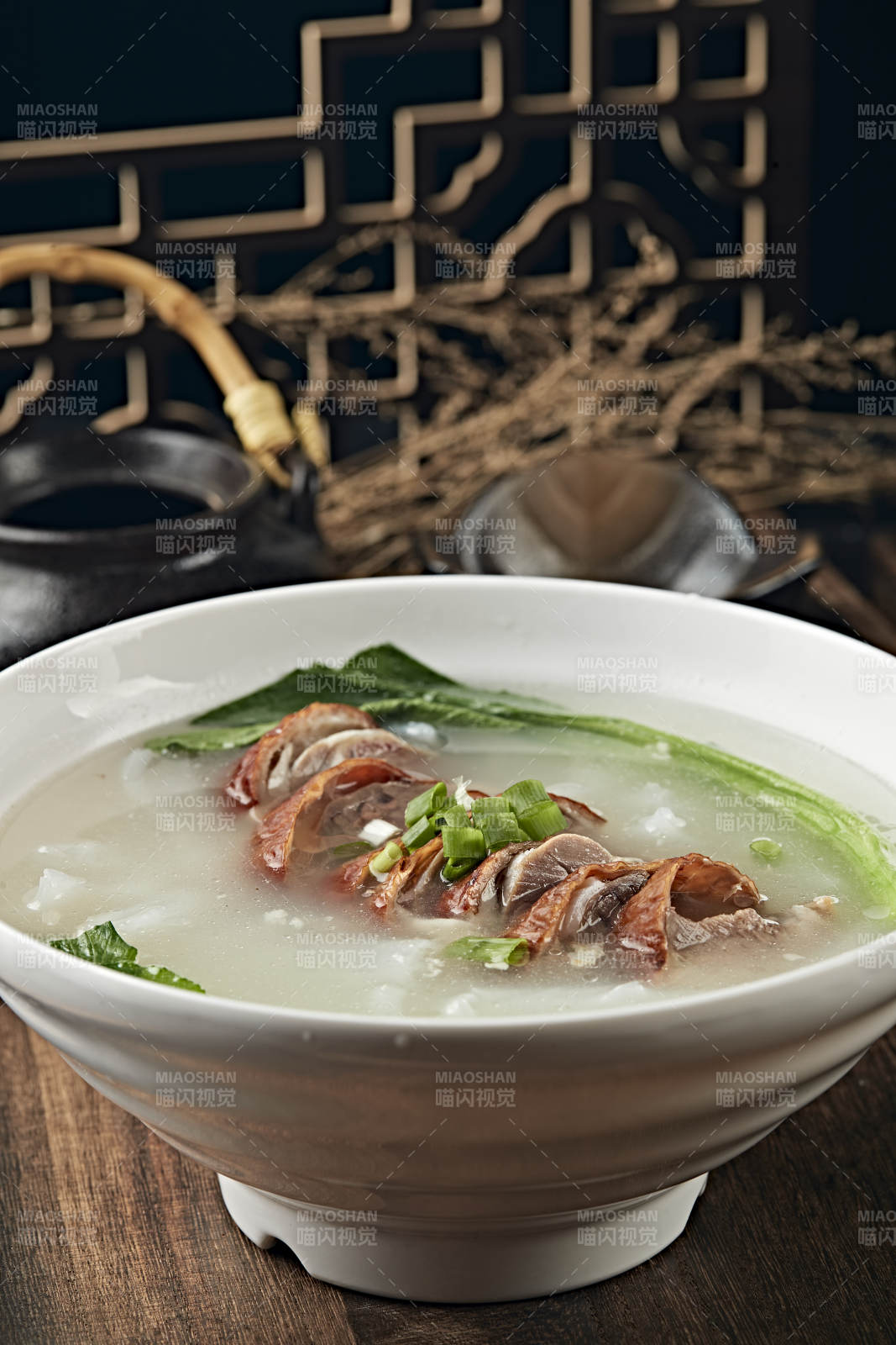 鲜鸡汤烧鹅煮肠粉图片