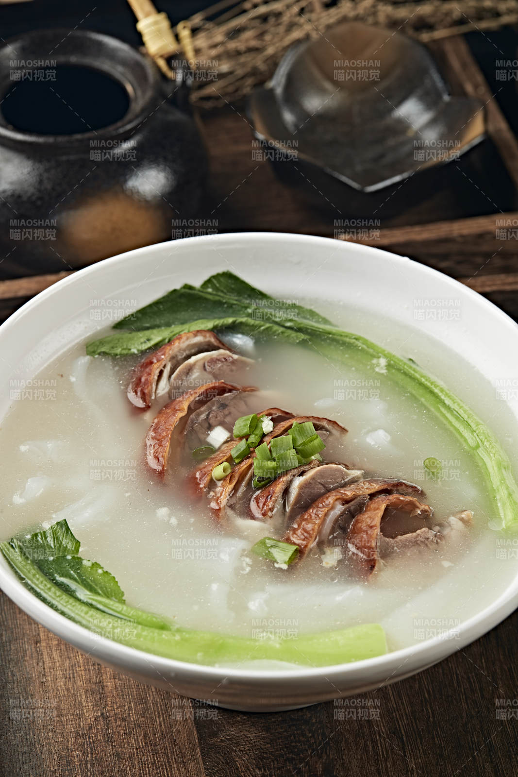 鲜鸡汤烧鹅煮肠粉图片