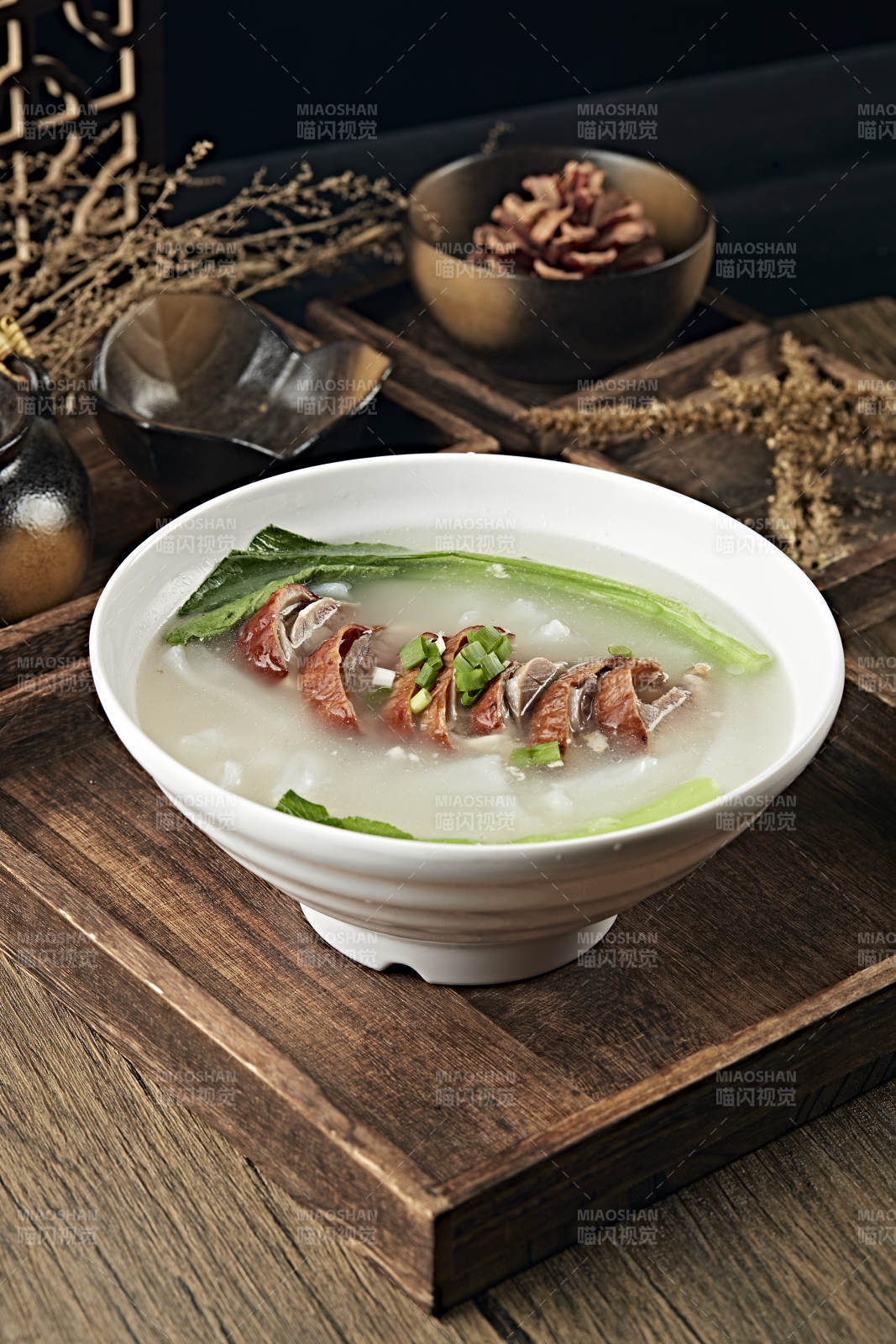 鲜鸡汤烧鹅煮肠粉图片