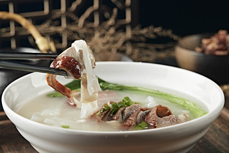 鲜鸡汤烧鹅煮肠粉图片