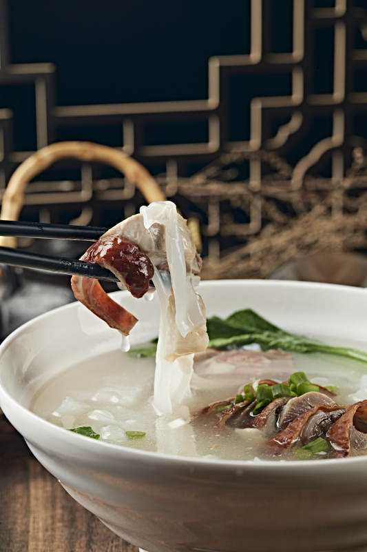 鲜鸡汤烧鹅煮肠粉图片