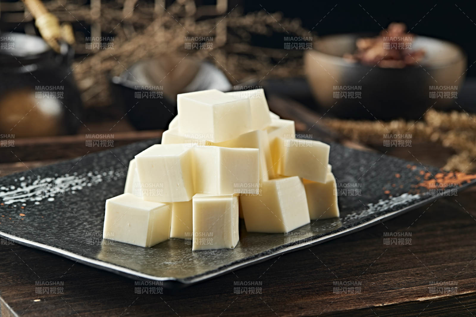 港式茶餐奶香杏仁豆腐图片