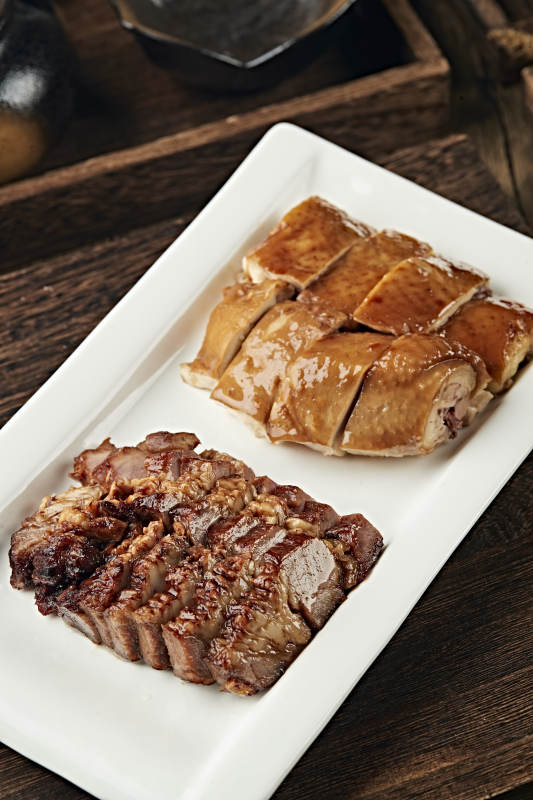 港式茶餐卤水鸭叉烧肉双拼图片