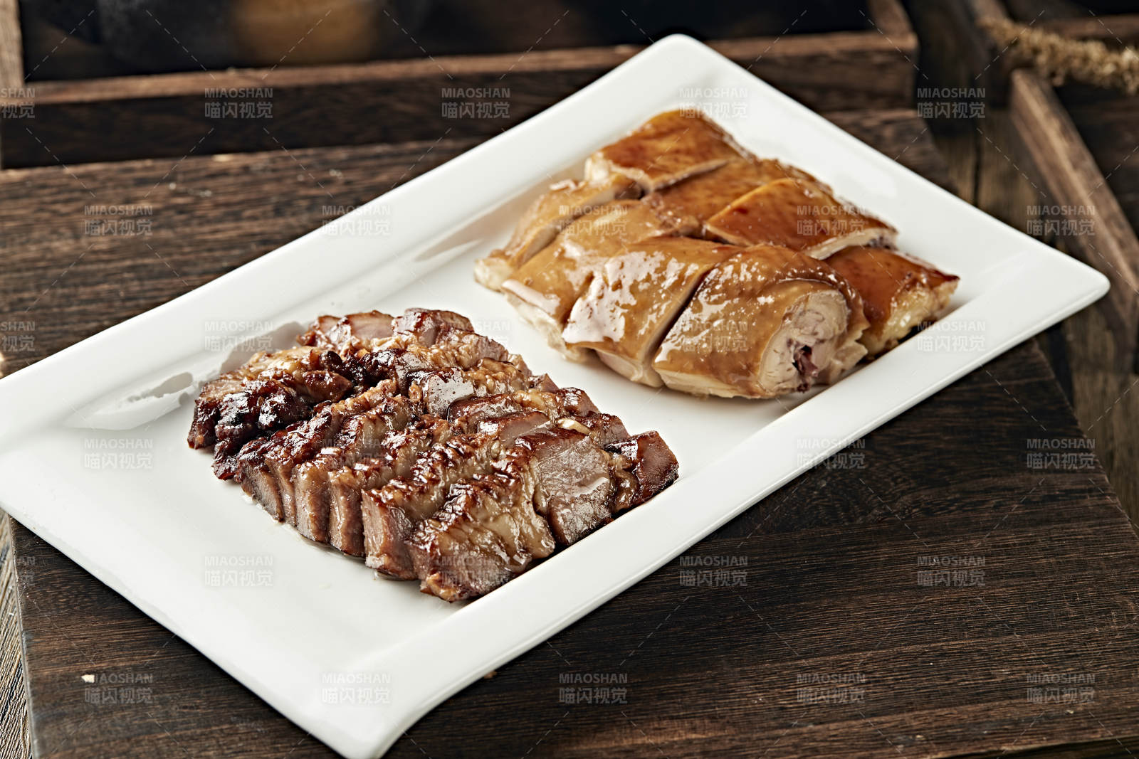 港式茶餐卤水鸭叉烧肉双拼图片