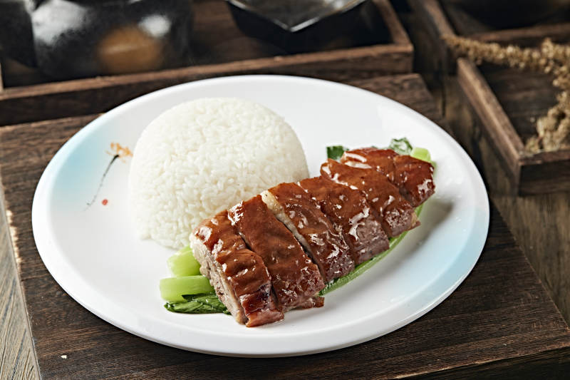 港式茶餐腊味烧鹅盖浇饭图片