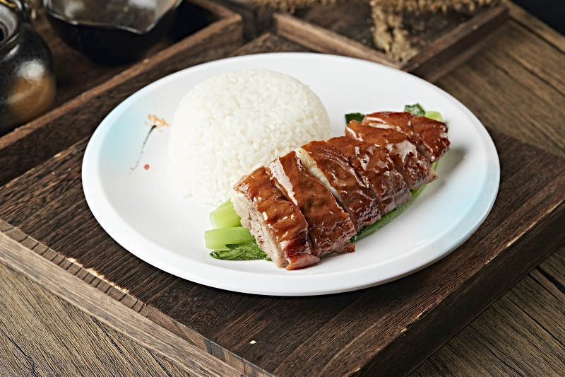 港式茶餐腊味烧鹅盖浇饭图片