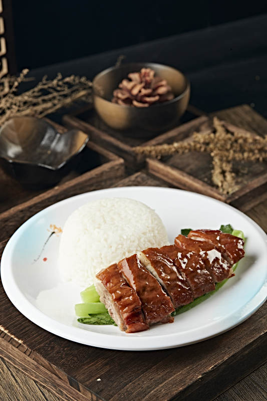 港式茶餐腊味烧鹅盖浇饭图片