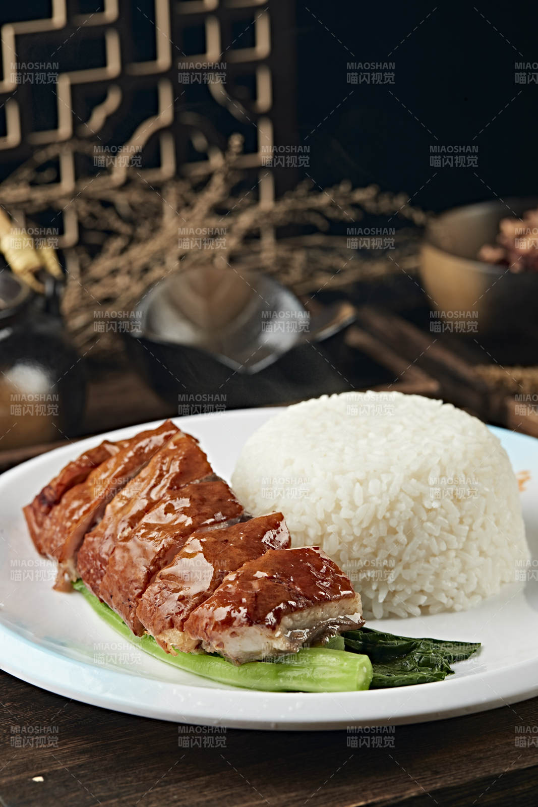 港式茶餐腊味烧鹅盖浇饭图片