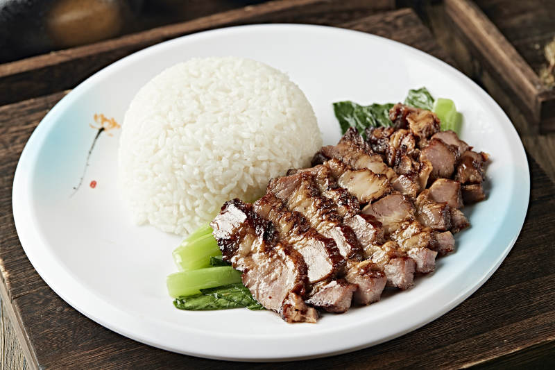 港式茶餐腊味叉烧肉盖浇饭图片