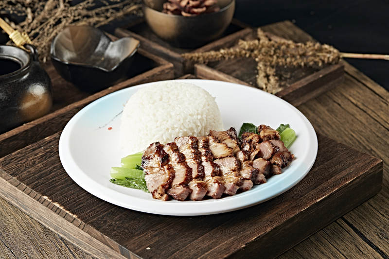 港式茶餐腊味叉烧肉盖浇饭图片