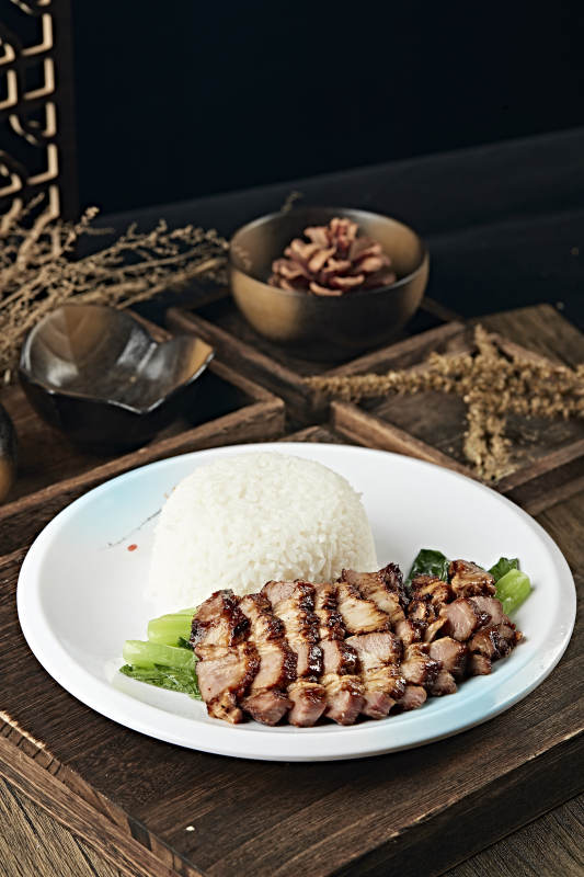 港式茶餐腊味叉烧肉盖浇饭图片