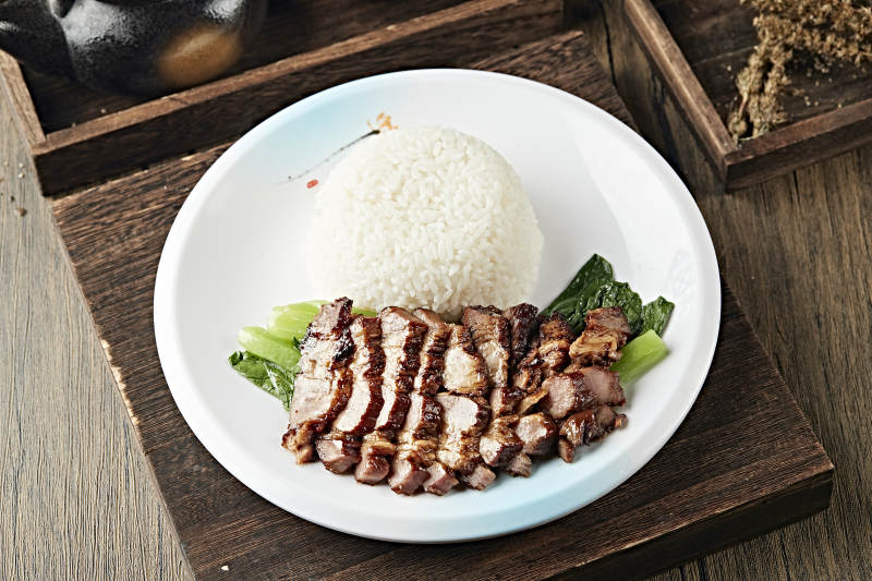 港式茶餐腊味叉烧肉盖浇饭图片
