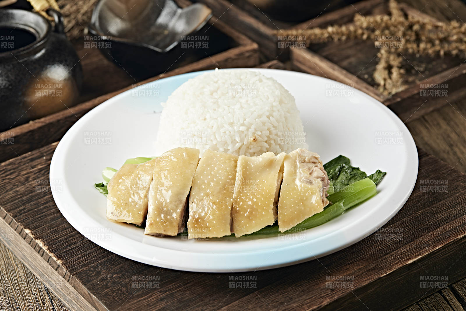 港式茶餐白切盐水鸡盖浇饭图片