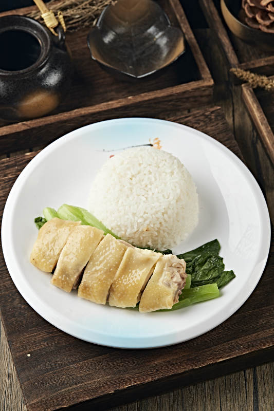 港式茶餐白切盐水鸡盖浇饭图片