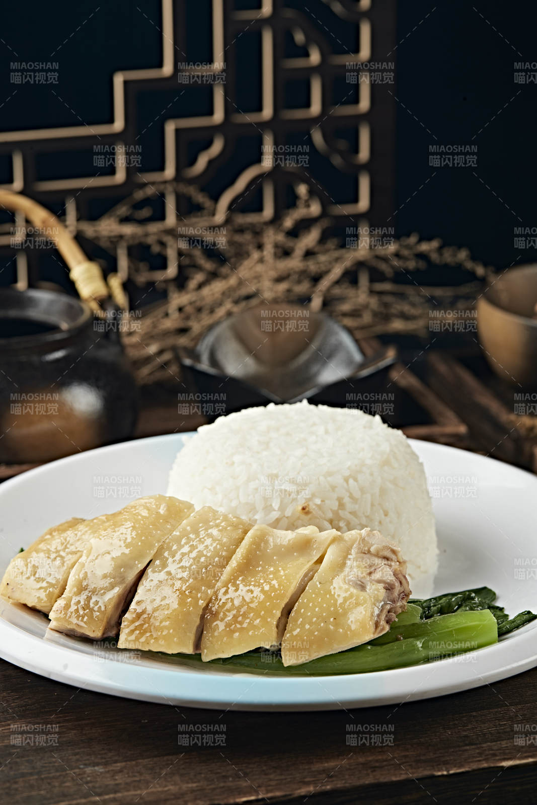 港式茶餐白切盐水鸡盖浇饭图片