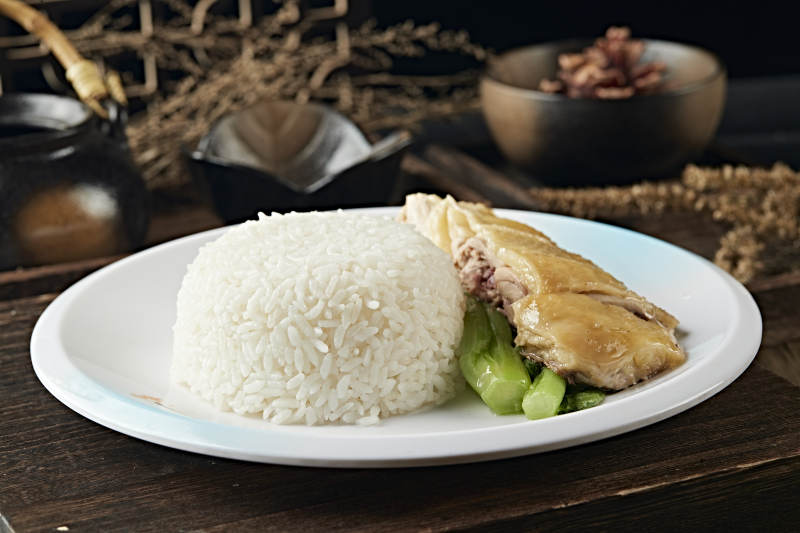 港式茶餐白切盐水鸡盖浇饭图片