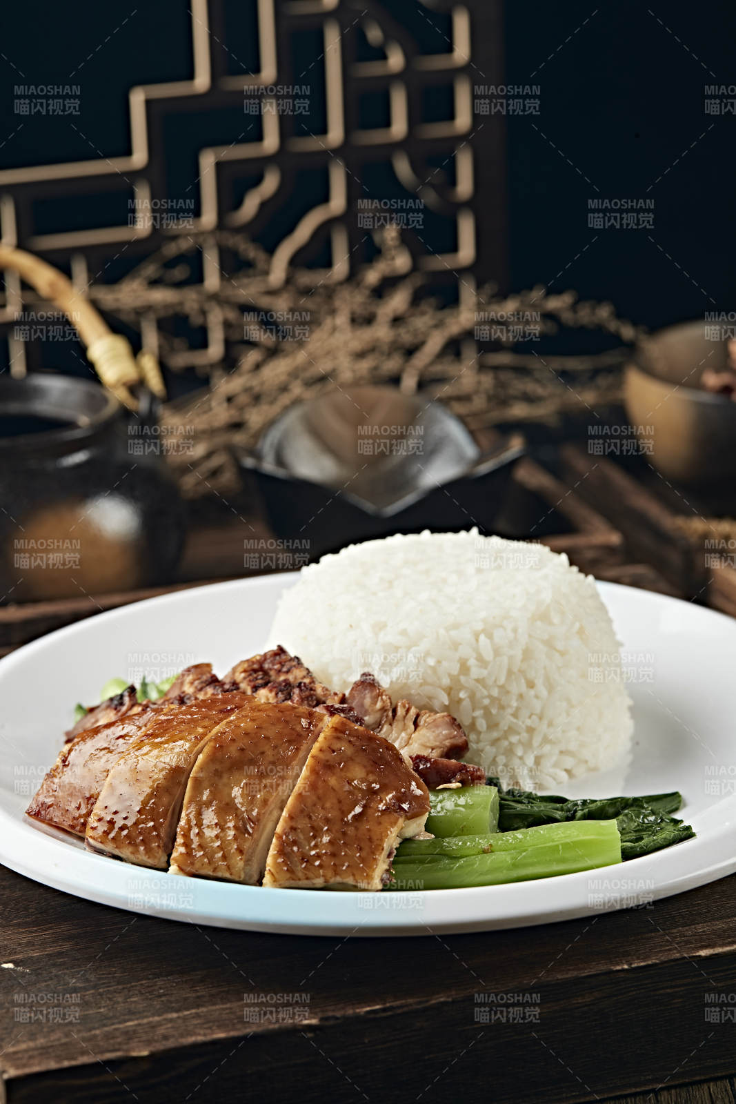 港式茶餐烧鸭叉烧盖浇饭图片