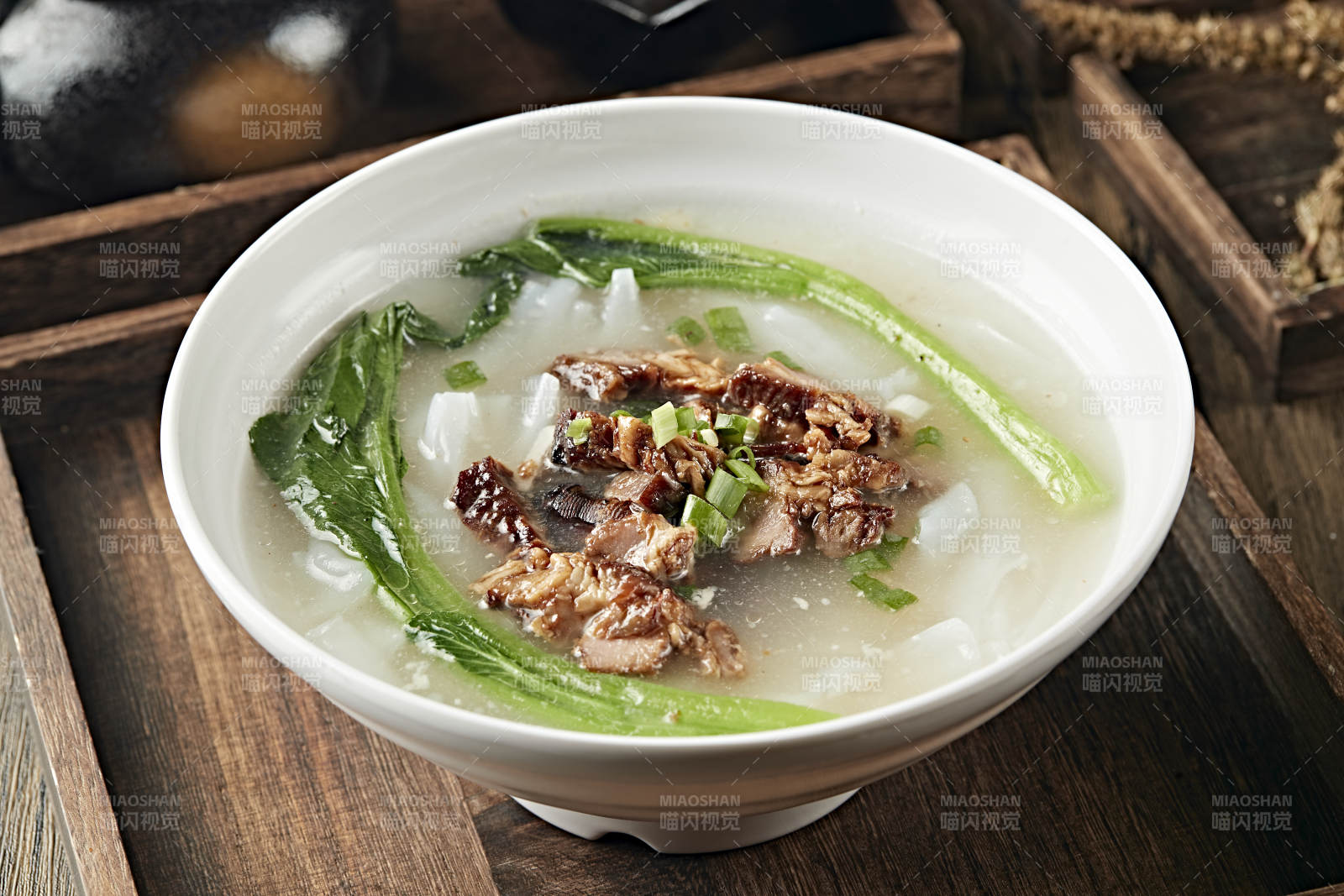 鲜鸡汤叉烧肉煮肠粉图片