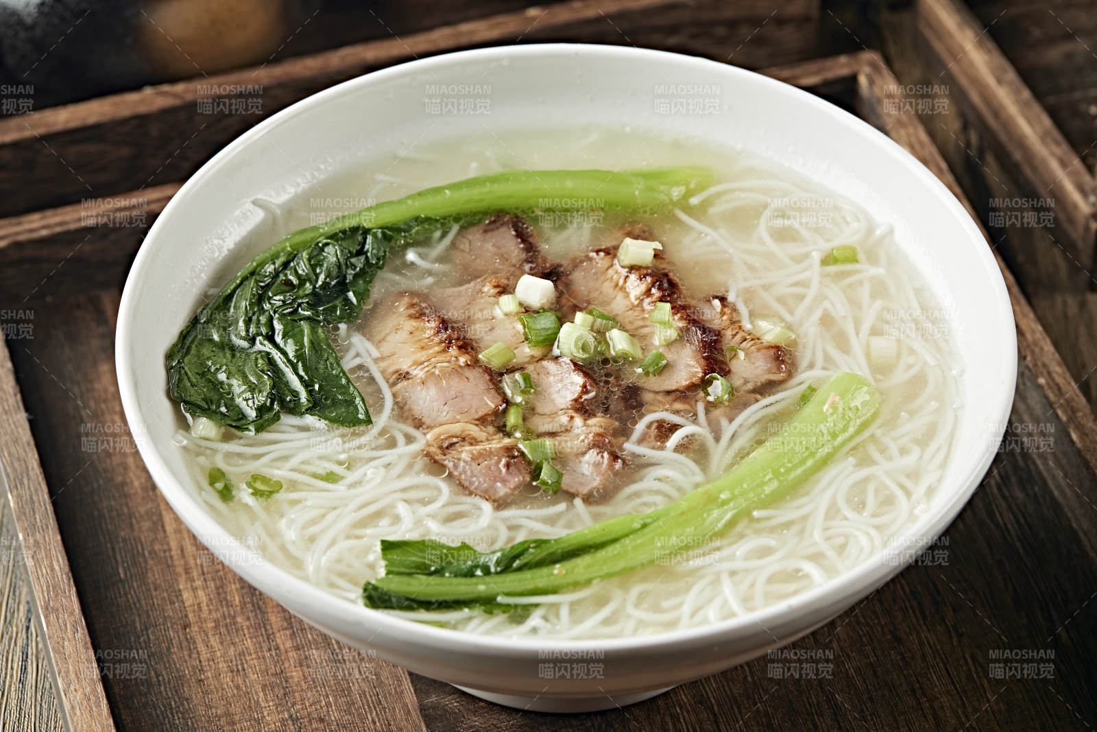 鲜鸡汤叉烧肉煮肠粉图片