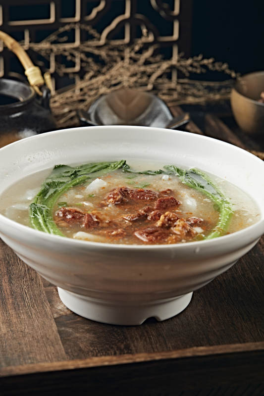 鲜鸡汤番茄牛腩煮肠粉图片