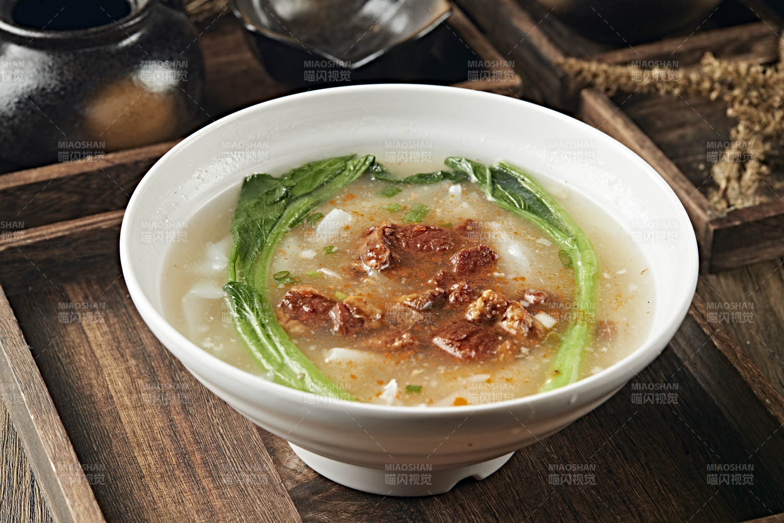 鲜鸡汤番茄牛腩煮肠粉图片