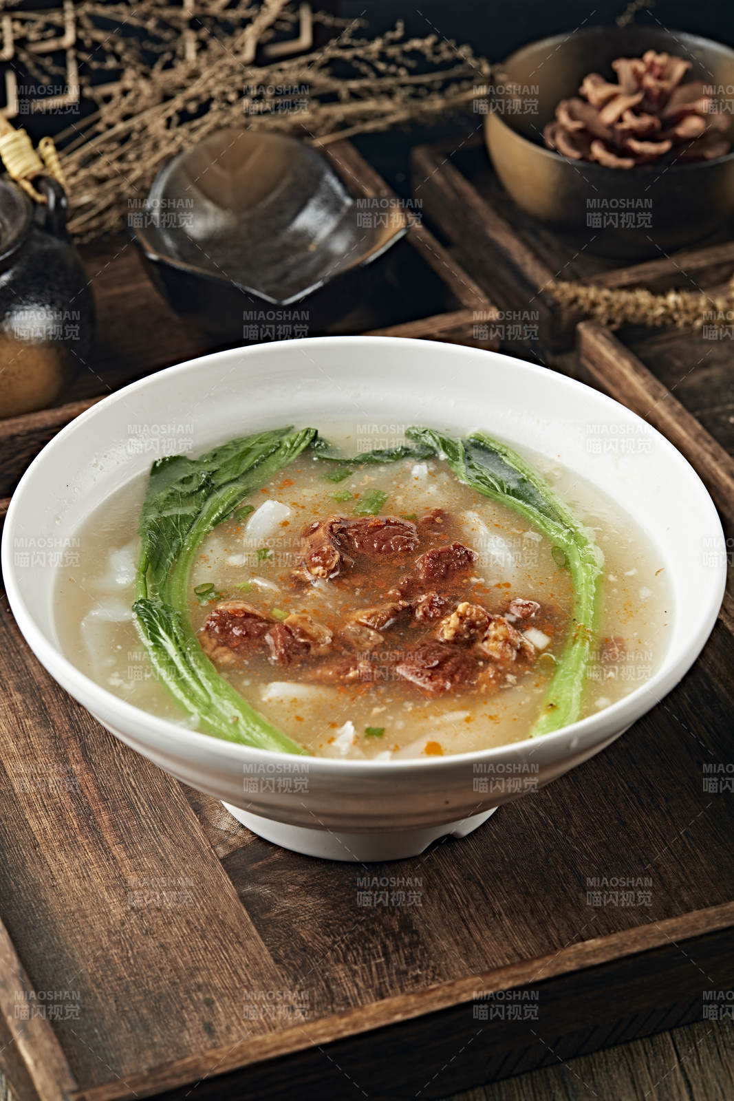 鲜鸡汤番茄牛腩煮肠粉图片