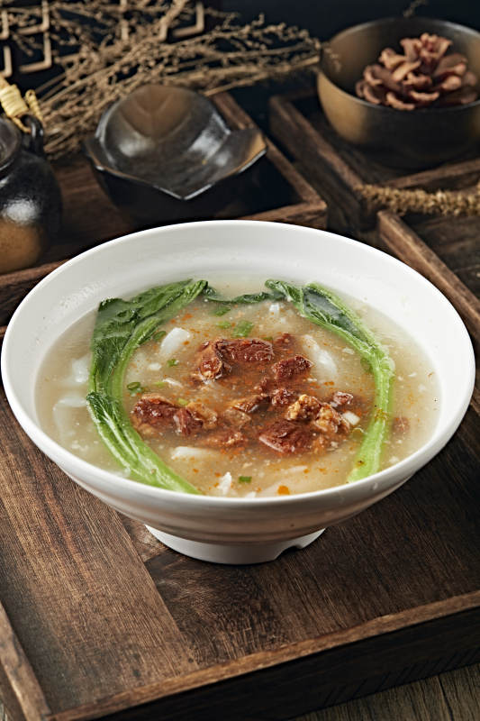 鲜鸡汤番茄牛腩煮肠粉图片