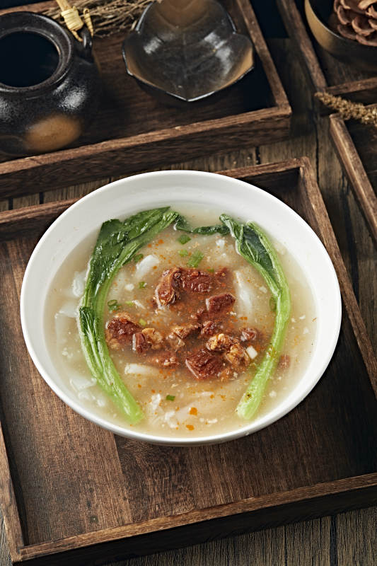 鲜鸡汤番茄牛腩煮肠粉图片