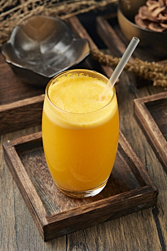 美味鲜榨柳橙汁图片