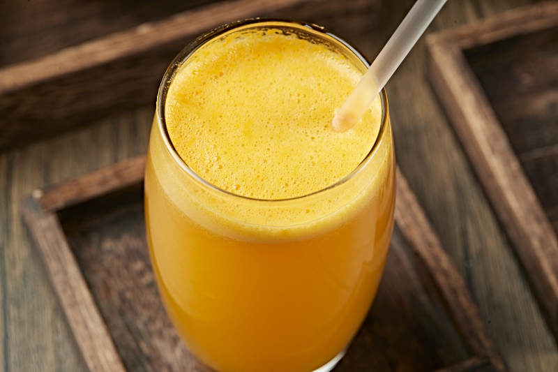 美味鲜榨柳橙汁图片