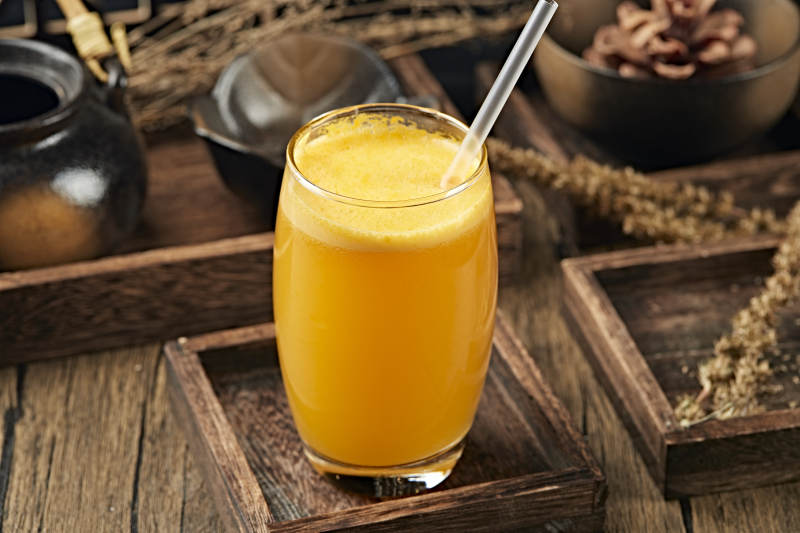 美味鲜榨柳橙汁图片