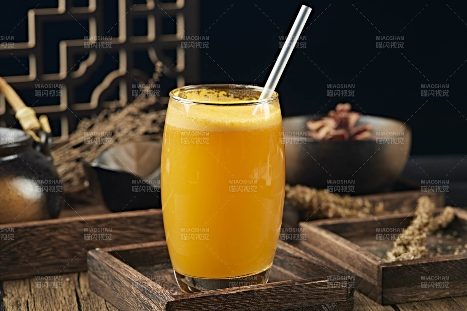 美味鲜榨柳橙汁图片