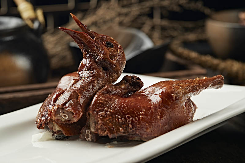 港式金牌脆皮乳鸽图片