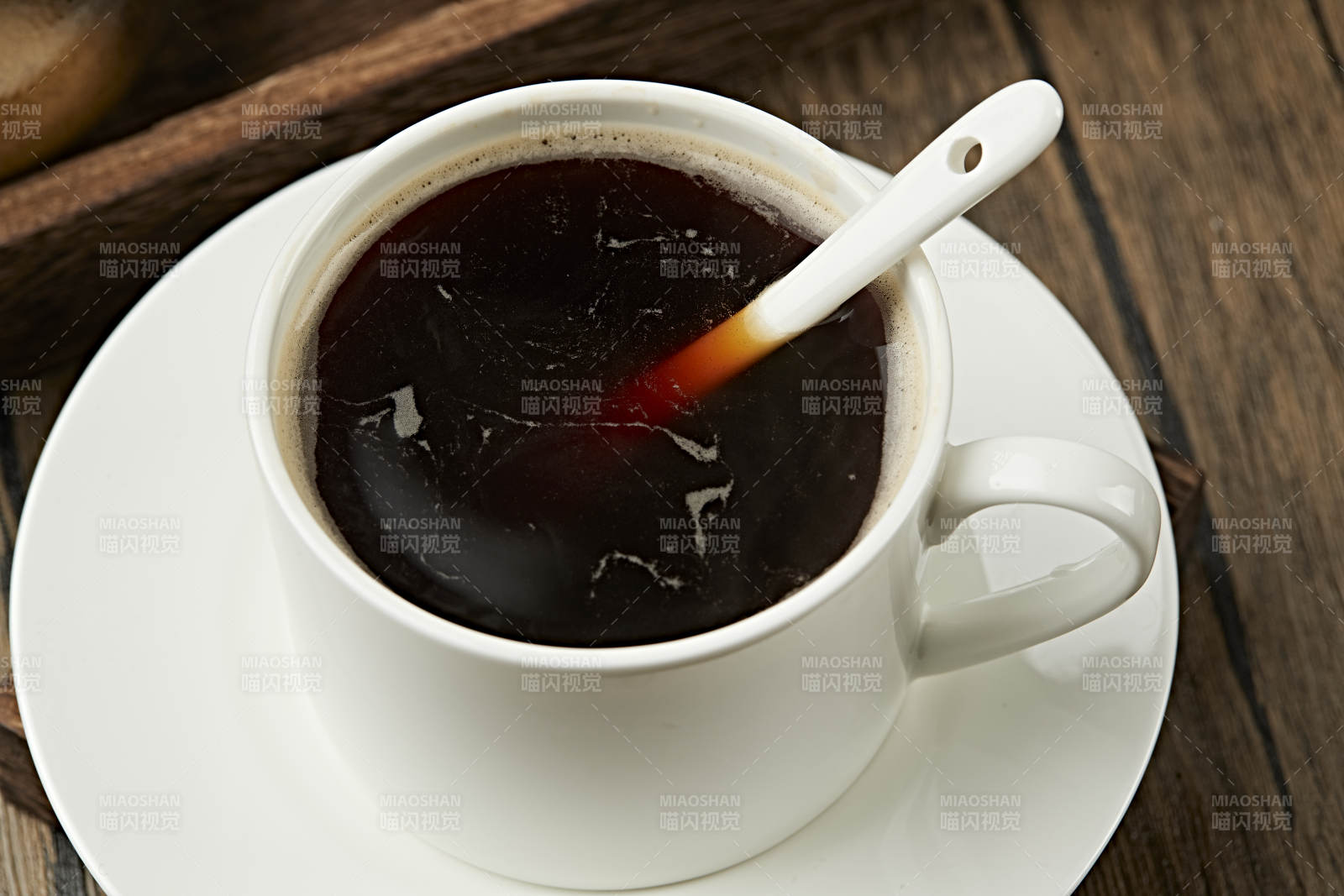 手磨美式黑咖啡图片