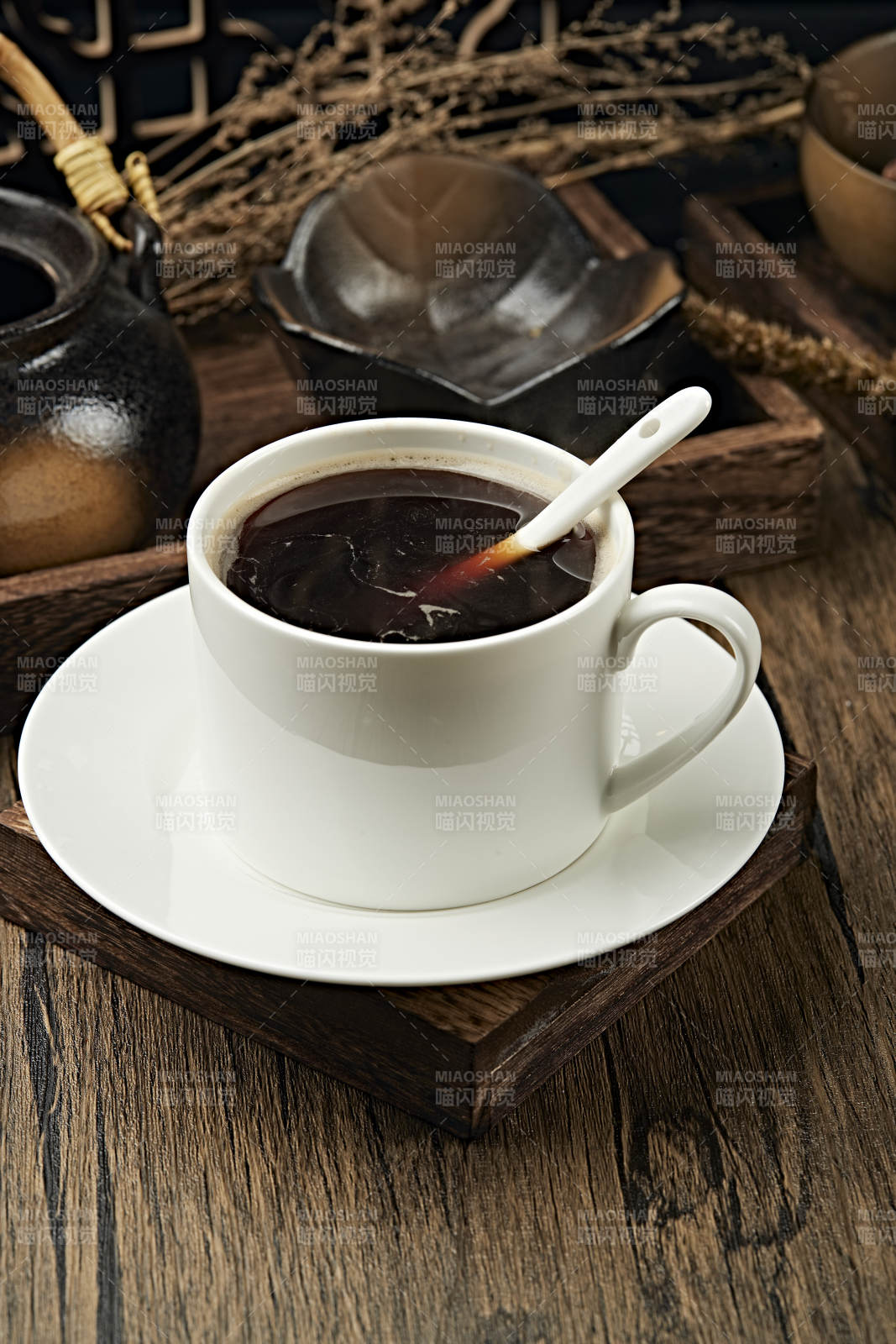 手磨美式黑咖啡图片