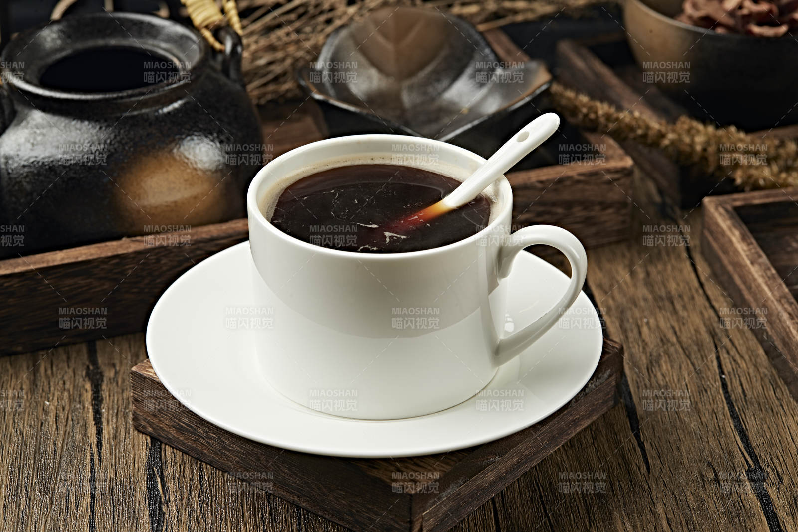 手磨美式黑咖啡图片