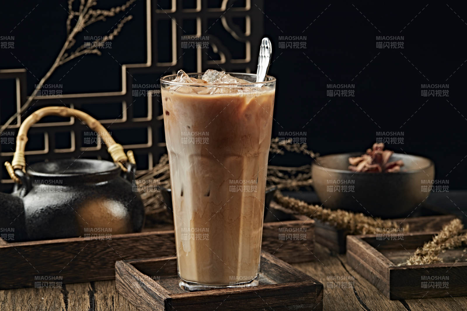 冰爽饮料冰奶茶冰咖啡图片