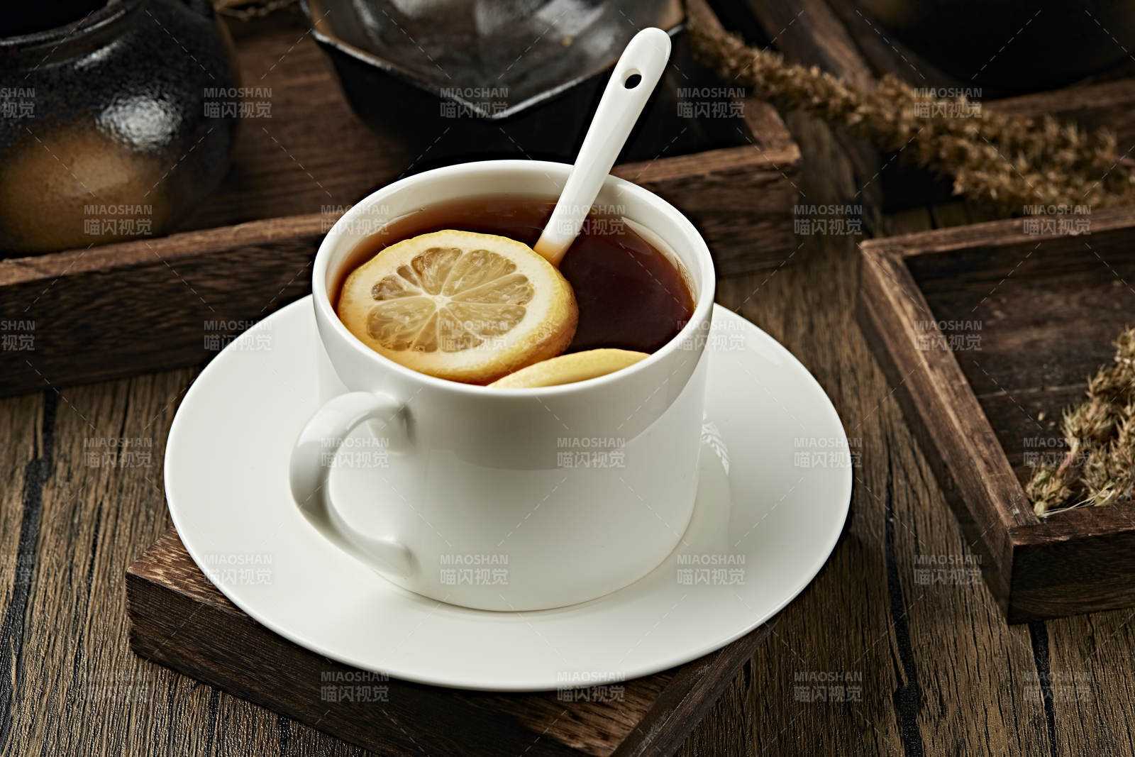 热柠檬红茶图片