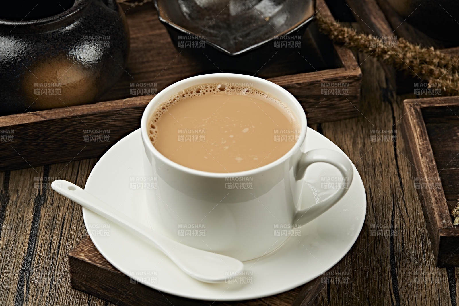 热冲泡牛奶咖啡图片