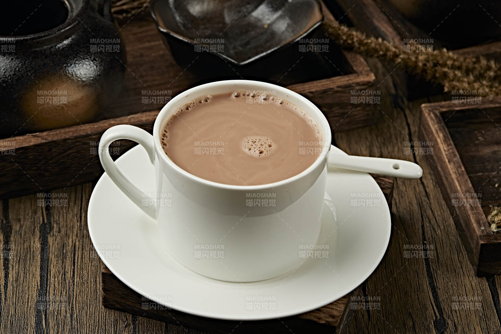 热冲泡牛奶咖啡图片