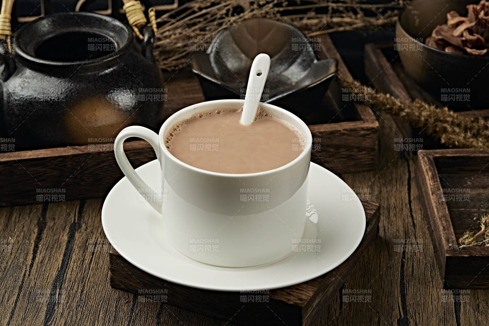 热冲泡牛奶咖啡图片