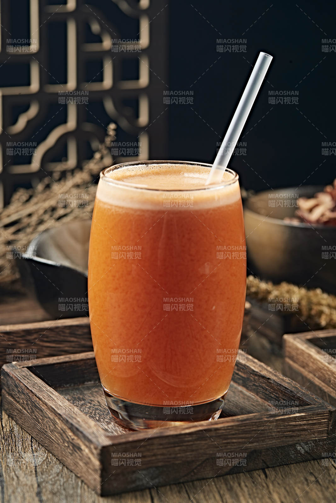 美味鲜榨橙汁图片