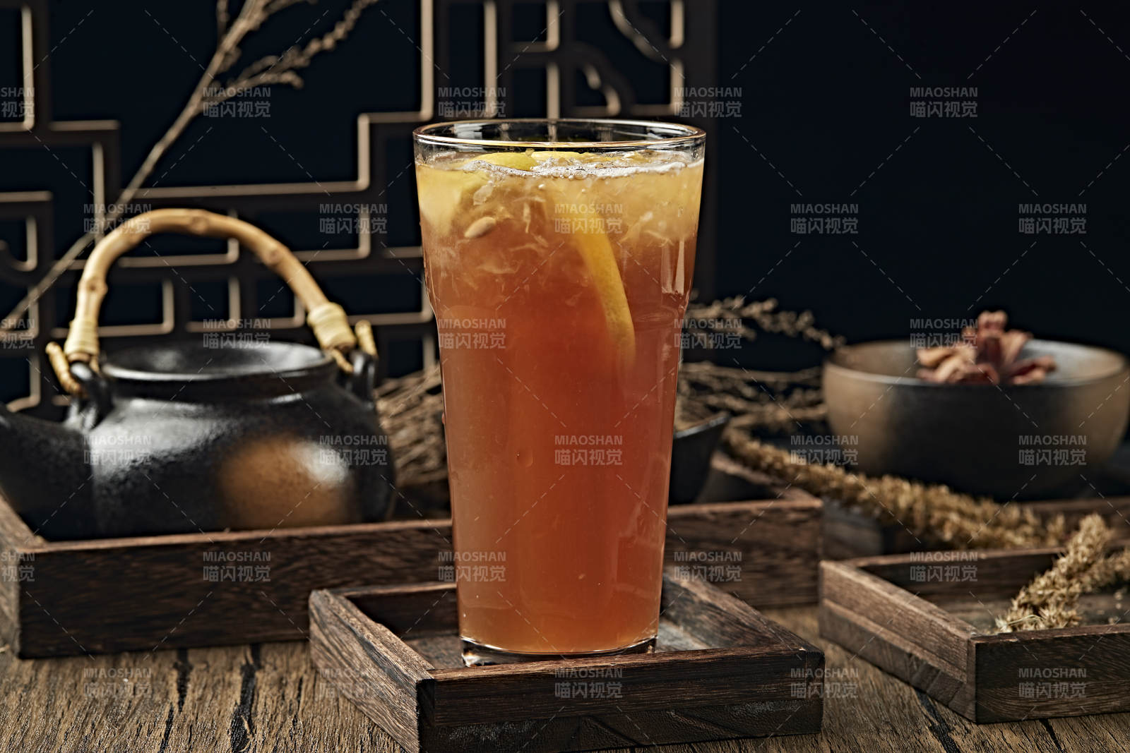 解暑饮料冰红茶柠檬冰红茶冰乌龙茶图片