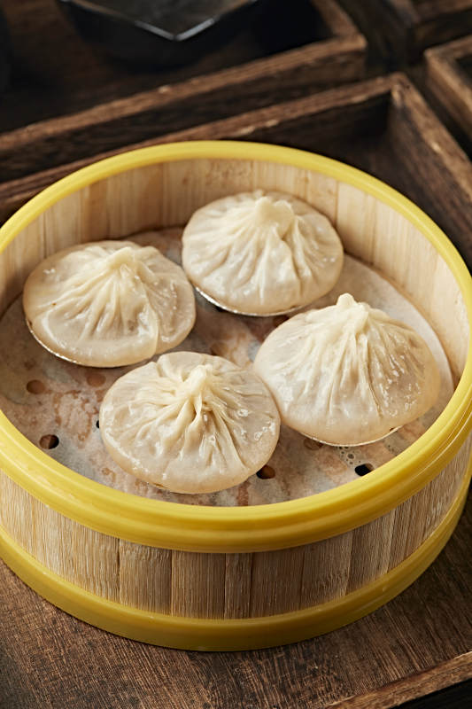 传统美食灌汤小笼包图片