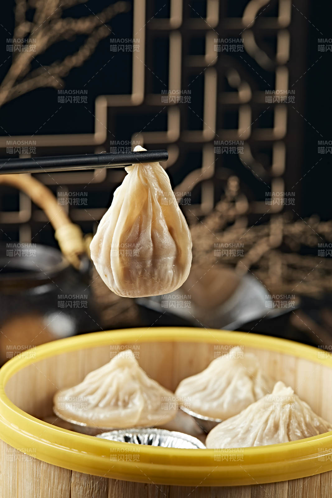 传统美食灌汤小笼包图片