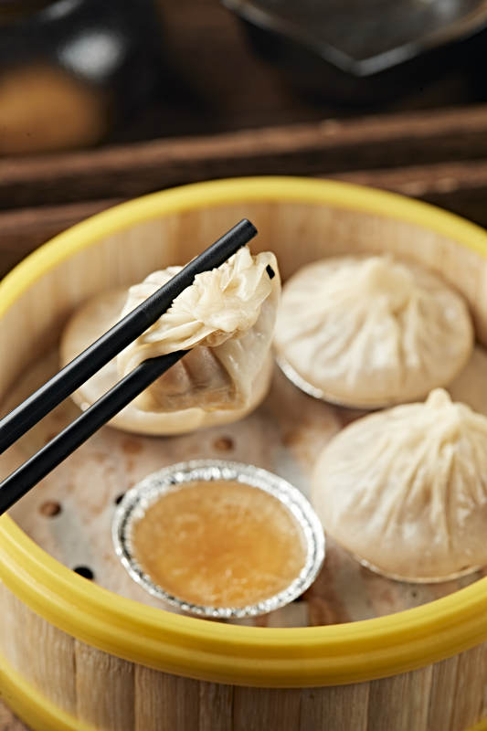 传统美食灌汤小笼包图片