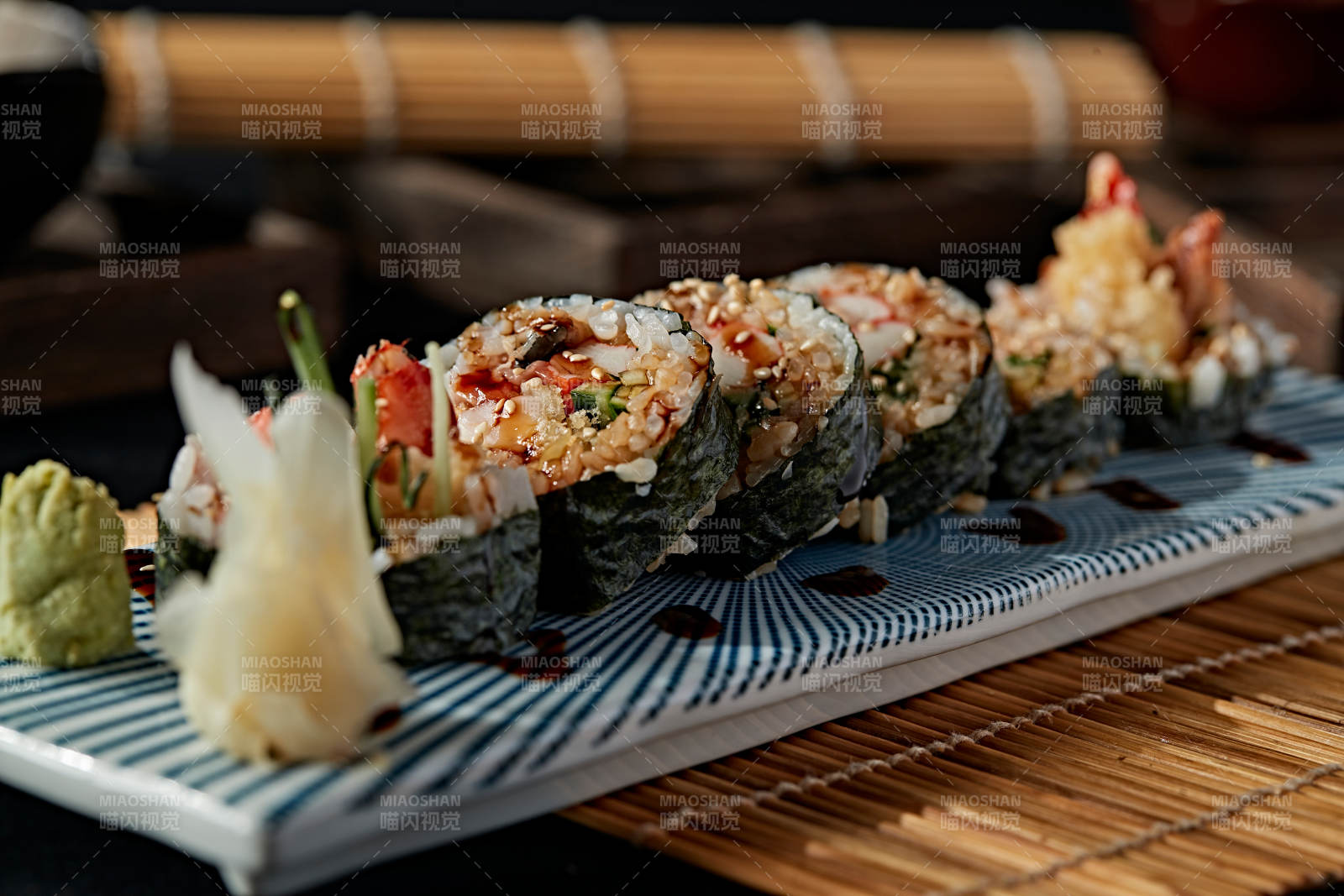 什锦太手卷寿司图片