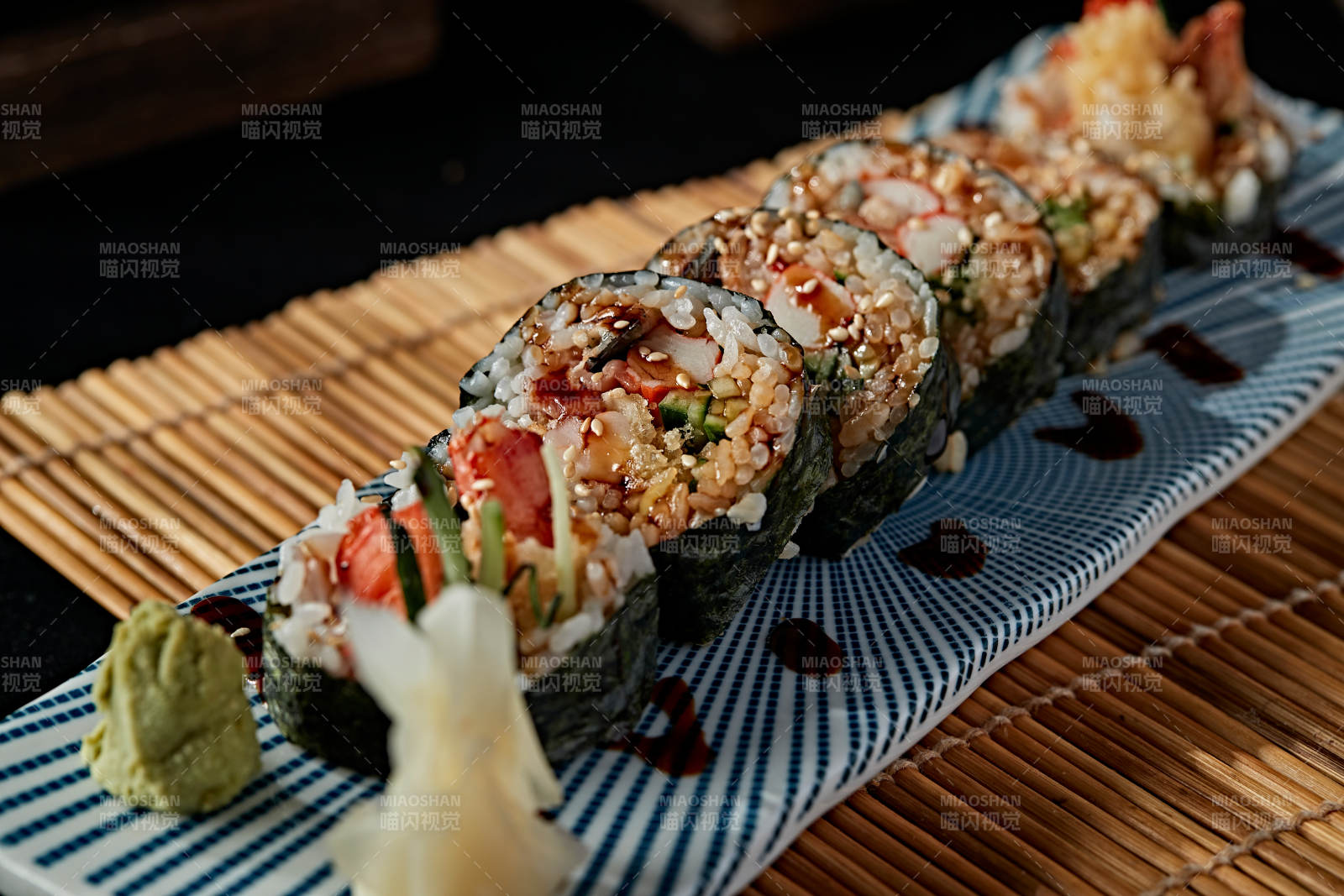 什锦太手卷寿司图片