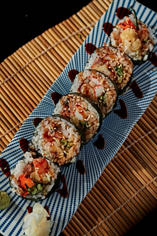 什锦太手卷寿司图片