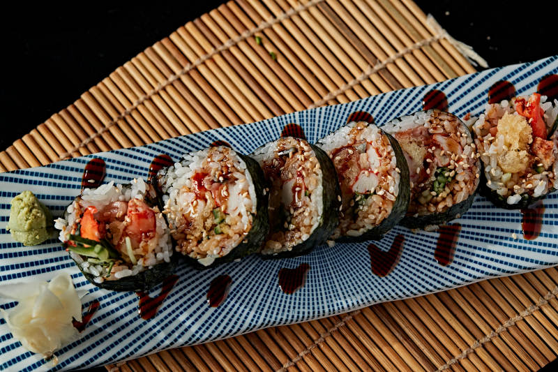 什锦太手卷寿司图片